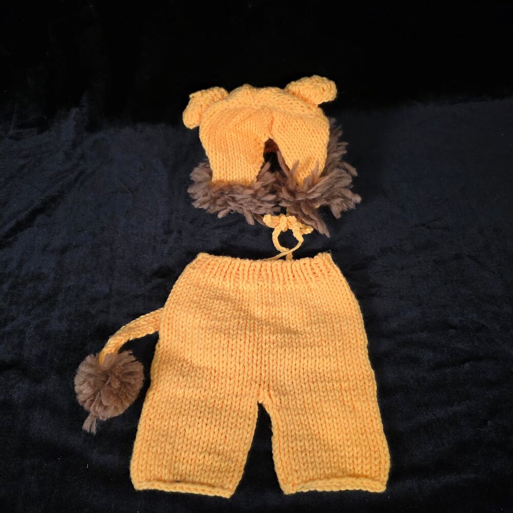 Lion Costume Gold Pants & Hat Brown Yarn Mane Infant 0-3 Mos Hand Knitted Unisex